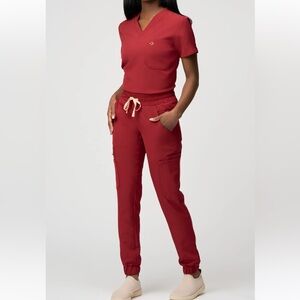 Luuna scrubs set